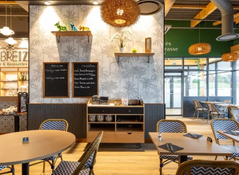 Evéma Agencement de Super U Dol de Bretagne - Espace brasserie et snacking