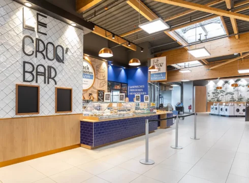 Evéma Agencement de Super U Dol de Bretagne - Espace brasserie et snacking
